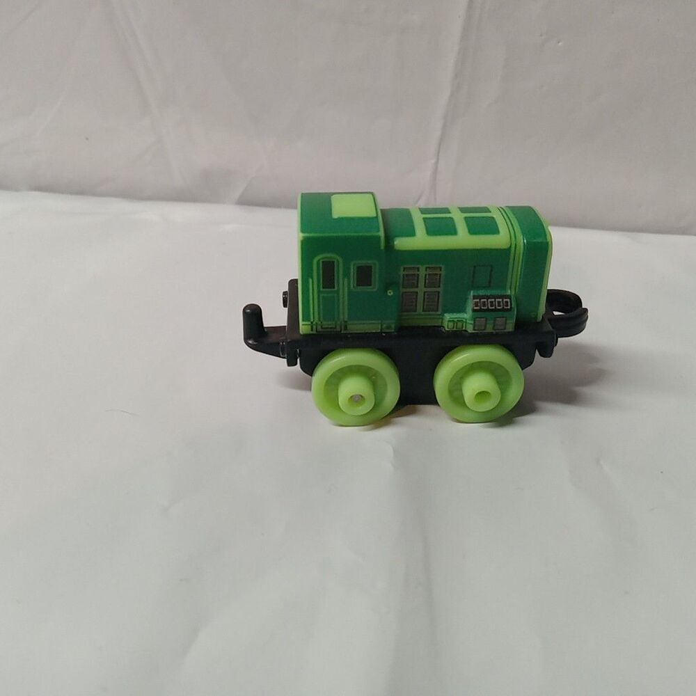 Thomas & Friends Minis Green Glow Paxton 2014 Mattel Guilane